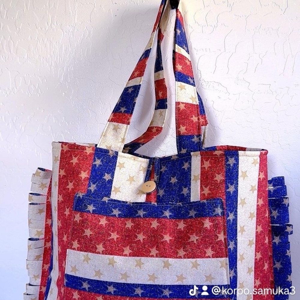 Stylish Starry Tote Bag in Red, White, and Blue - Picture 2 of 4